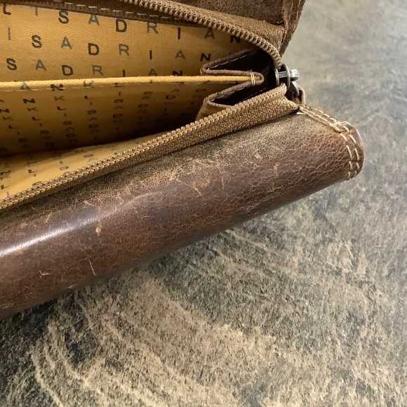 Vintage Adrian Klis Men’s distressed leather wallet - Picture 8 of 13